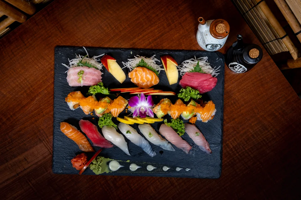 Sushi & Sashimi Omakase at Midori Sushi